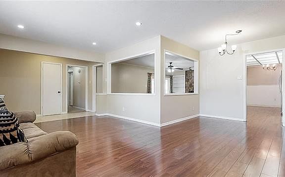 5th image of 124 W Kenwood Dr