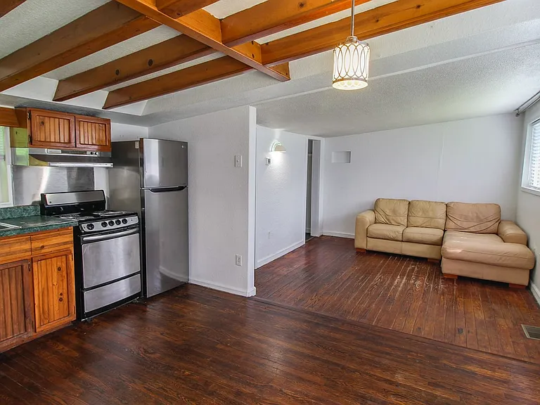 1709 Cloverlawn Ave — Photo 4