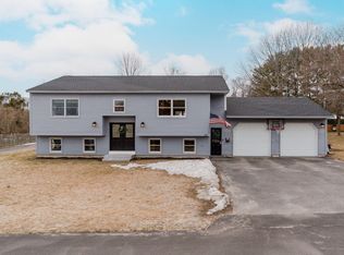 10 Elizabeth St, Gorham, ME 04038