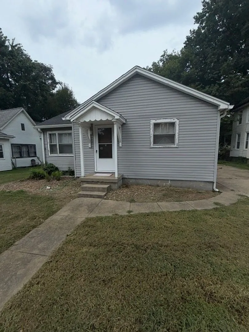 730 Bayard Park Dr, Evansville, IN 47713 — Photo 1