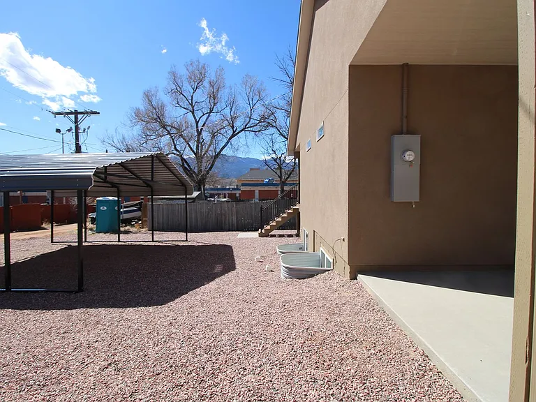 943 E Moreno Ave — Photo 24