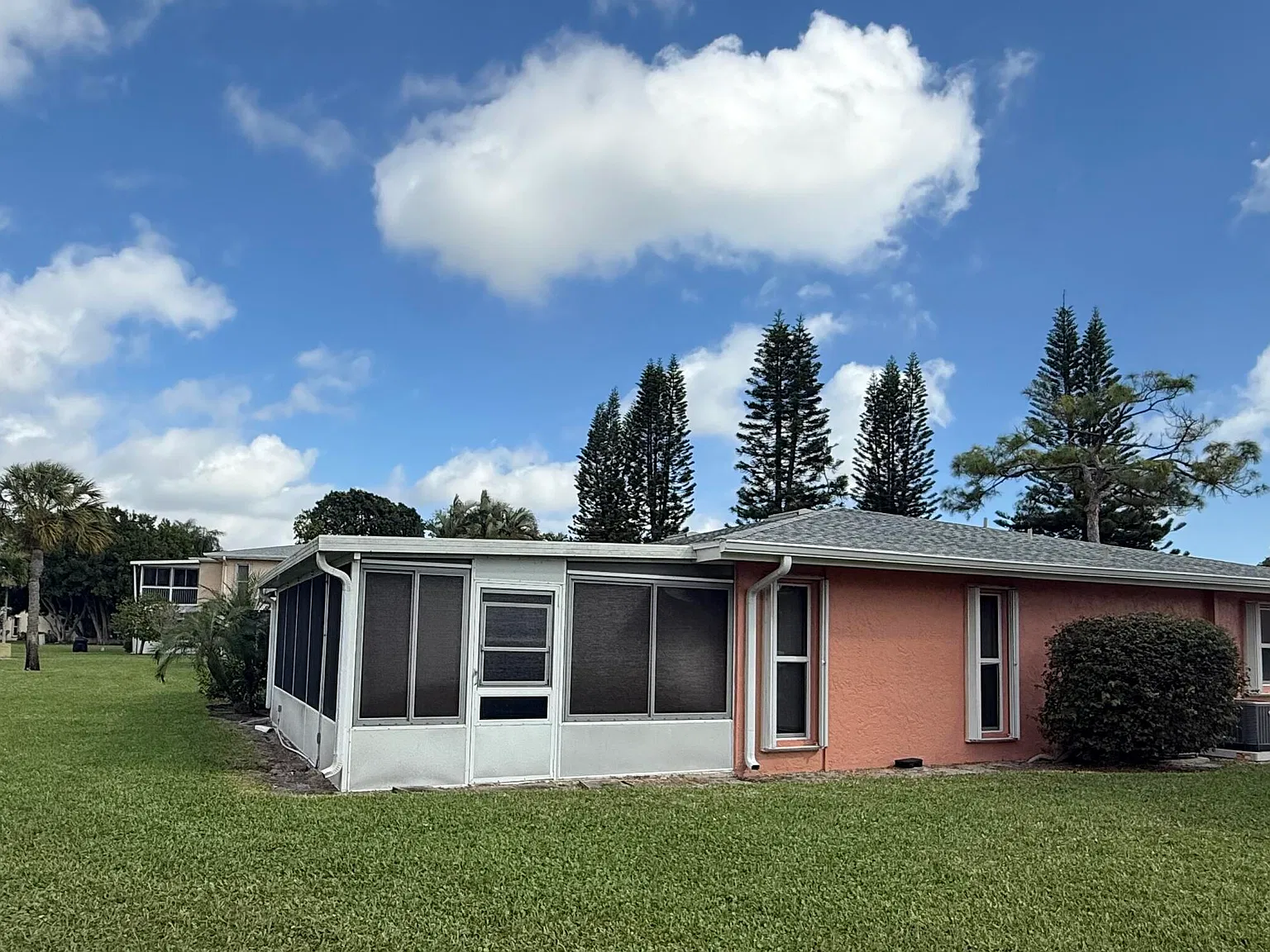 2 bed, 2.0 bath, 1104 sqft, $1,950 — Photo 2