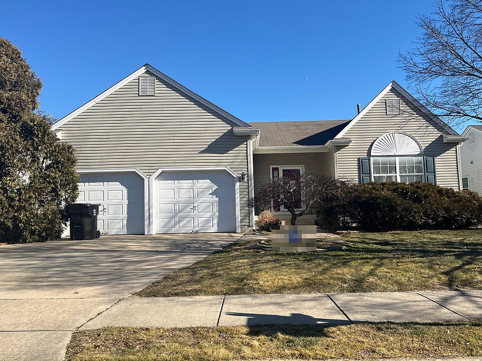 1st image of 9 Ashley Dr