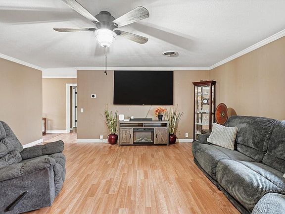 4th image of 2529 52nd St