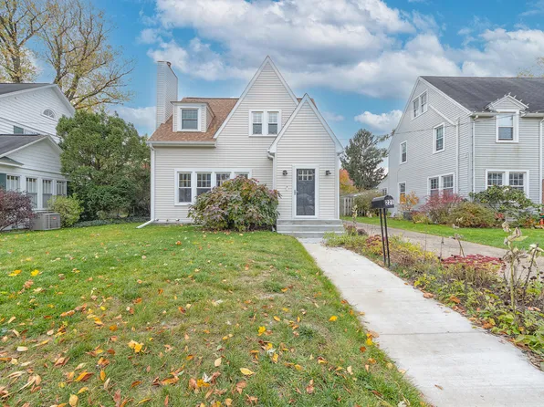 221 Edgemoor Ave, Kalamazoo, MI 49001