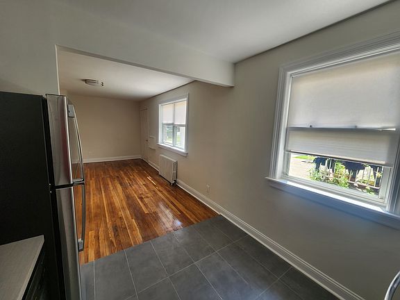 4th image of 67-51 Cloverdale Blvd