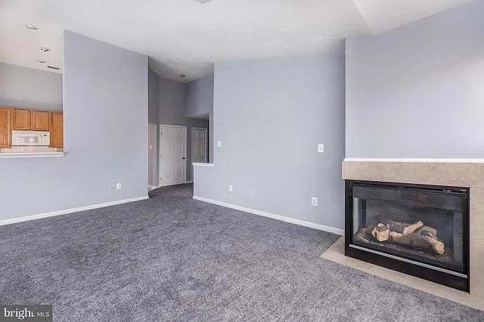 3033 Hunting Ridge Dr — Photo 8