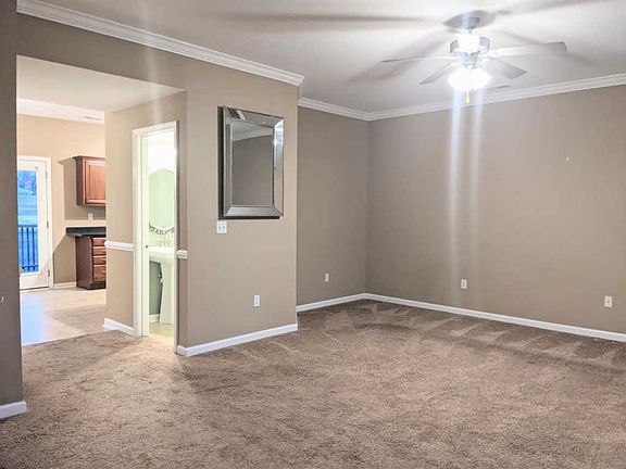 3rd image of 121 Palmer Dr