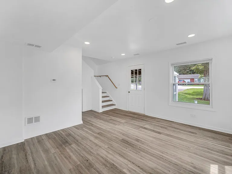37544 N Columbus Ave — Photo 19