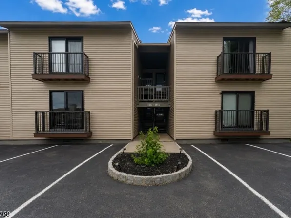 1513 Spruce Hills Dr, Glen Gardner Boro, NJ 08826