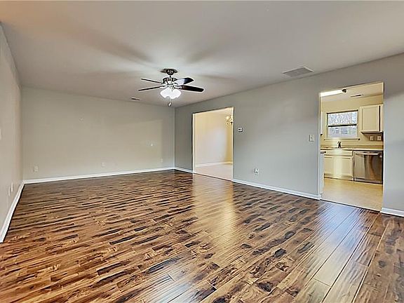 2nd image of 341 Oaktown Pl #2