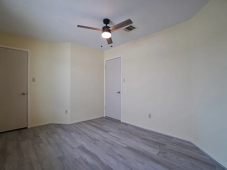 14009 Conner Downs Dr — Photo 20