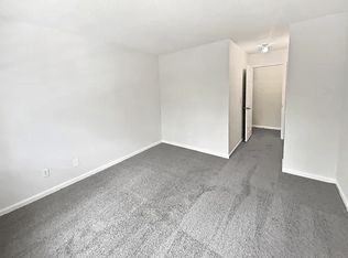 9121 Charminster Ct, Charlotte, NC 28269
