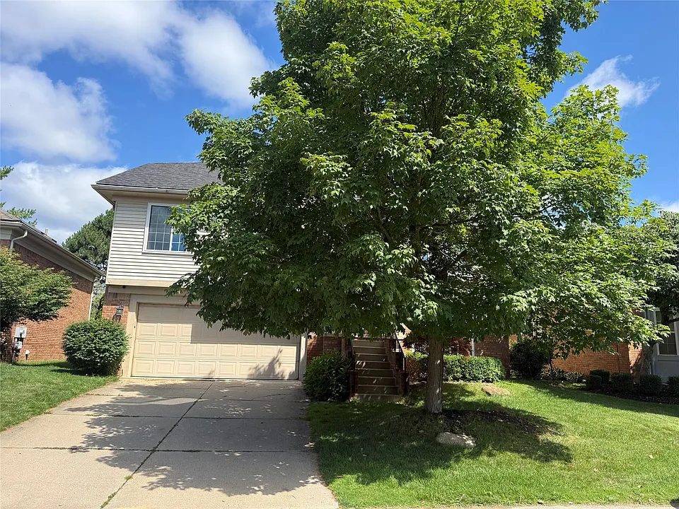 3068 Bridlewood Dr