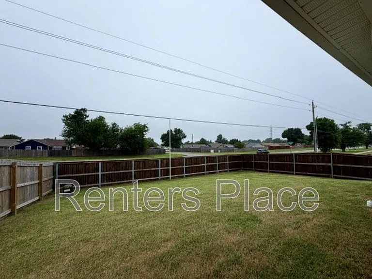 3704 S 146th Ave E — Photo 8