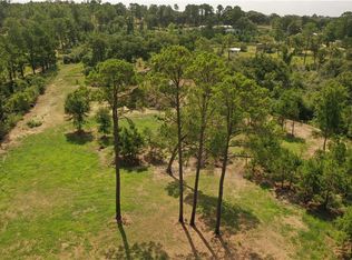 177 Way Station Trl, Smithville, TX 78957