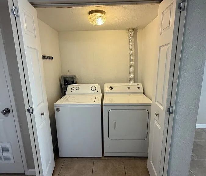 206 Kronos Dr #B — Photo 4