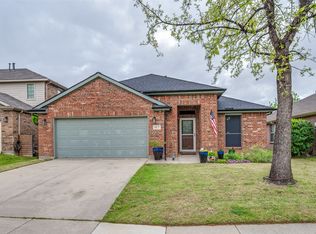 412 Crossbill Ln, Little Elm, TX 75068