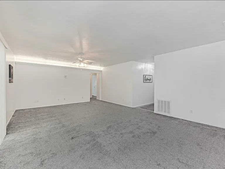 1102 E Rutgers Ln — Photo 12