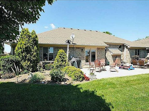 4th image of 1155 New Harmony Dr