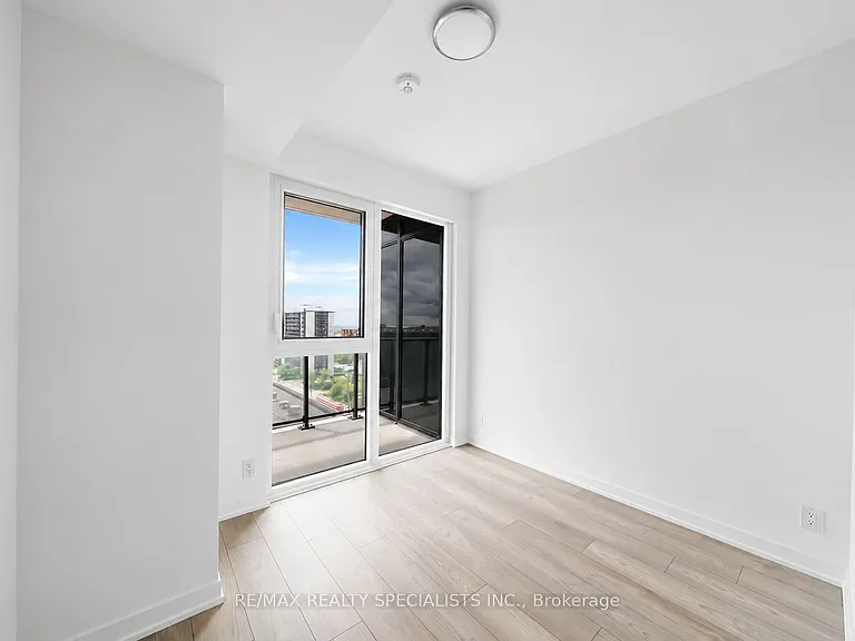 285 Dufferin St #817 — Photo 15