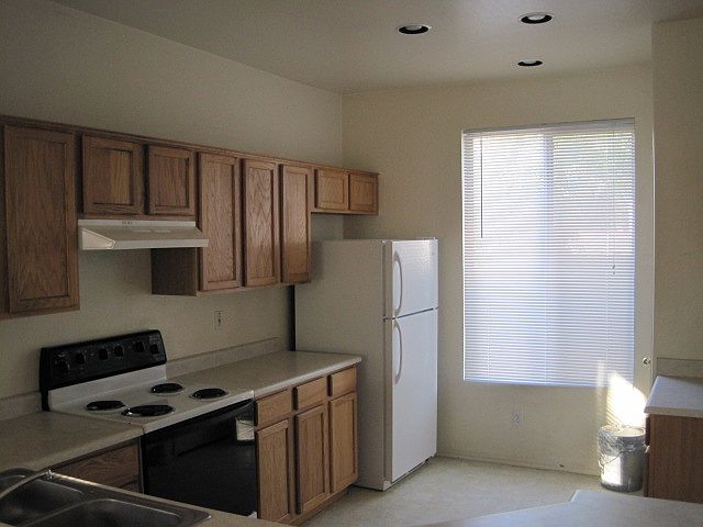 2nd image of 2126 S Bernard