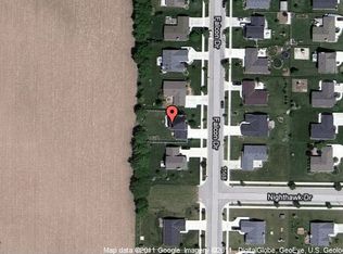 1573 Falcon Dr, Hartford, WI