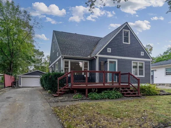 1830 Madison St, Cedar Falls, IA 50613