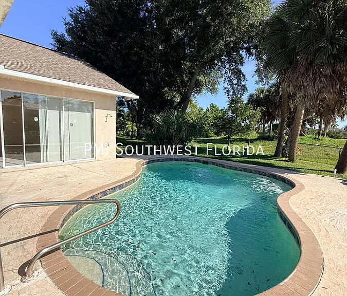 8 Sportsman Ct — Photo 25