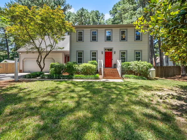 2704 Farnborough Rd, Raleigh, NC 27613