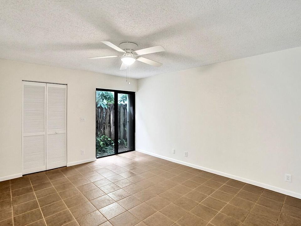 1st image of 2205 Aspen Way #2205