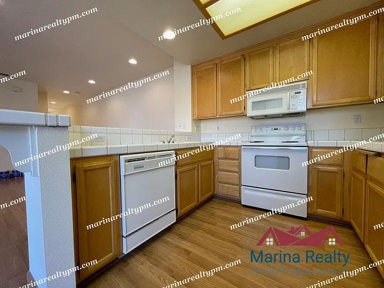 2611 Bayfront Ct — Photo 10