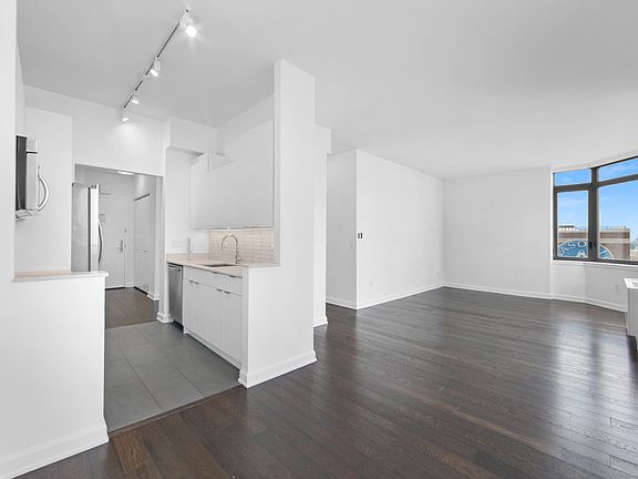4th image of 77 W 24th St Ph B