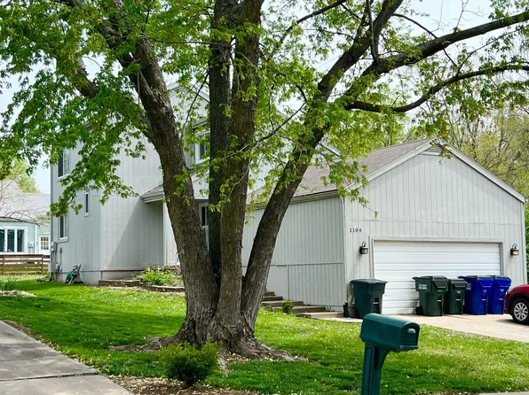 1104 Centennial Dr, Lawrence, KS 66049