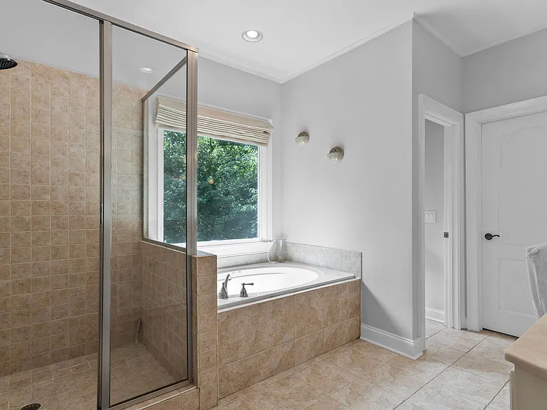 6227 Lake Vista Cir — Photo 38