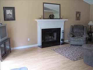 4th image of 101 W Long Creek Ct