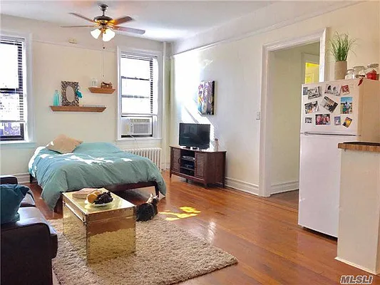 Sold by Douglas Elliman | media 20