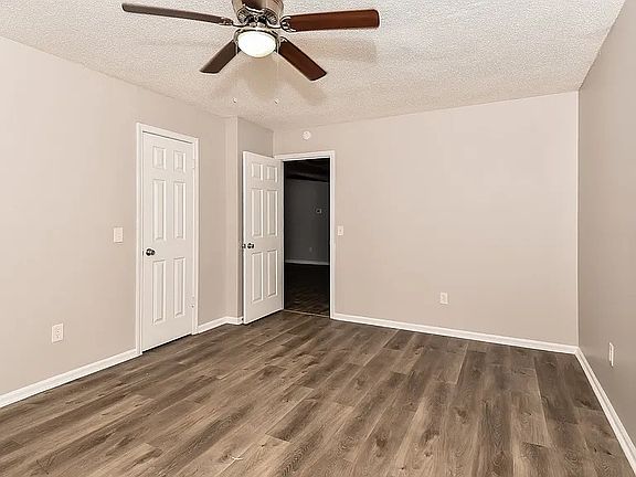 4th image of 242 Holmsbury Rd