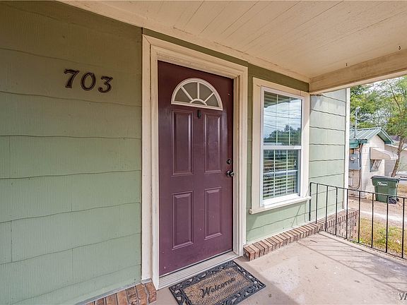 4th image of 703 31st Ave E