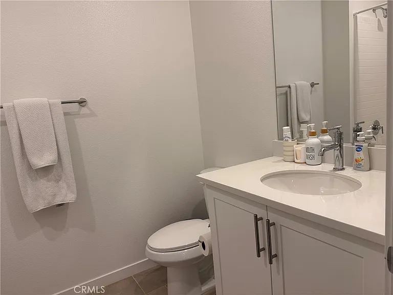 6123 Valentina Way — Photo 17