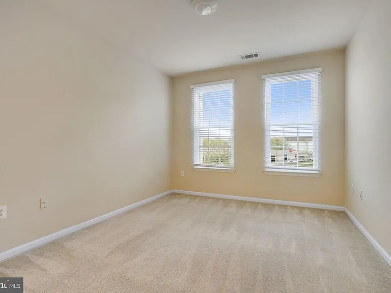 2465 Army Navy Dr #1-317 — Photo 11