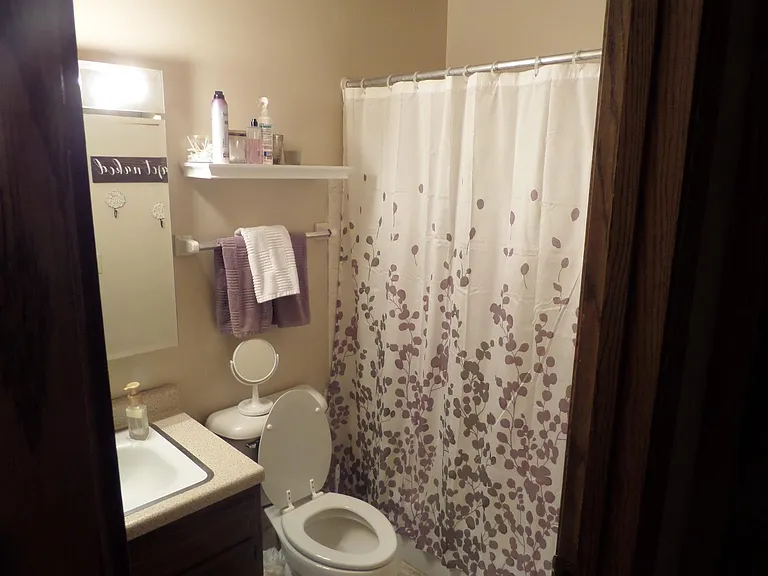 2533 N Oakland Ave #211 — Photo 5