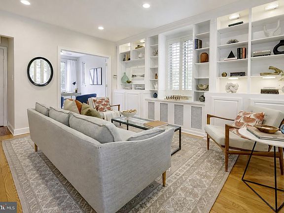 4th image of 2117 Observatory Pl NW