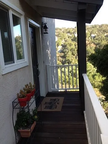 2 bed, 1150 sqft, $2,400 — Photo 1