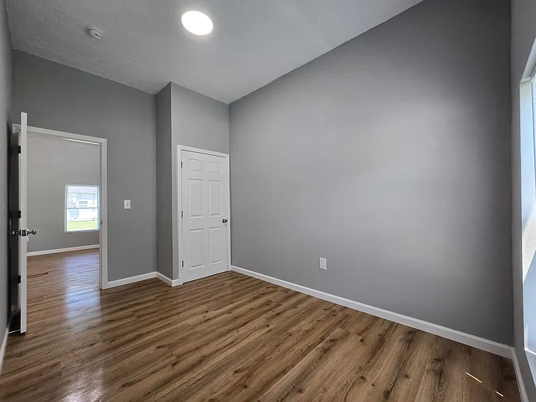1636 N Sherman Ave — Photo 15