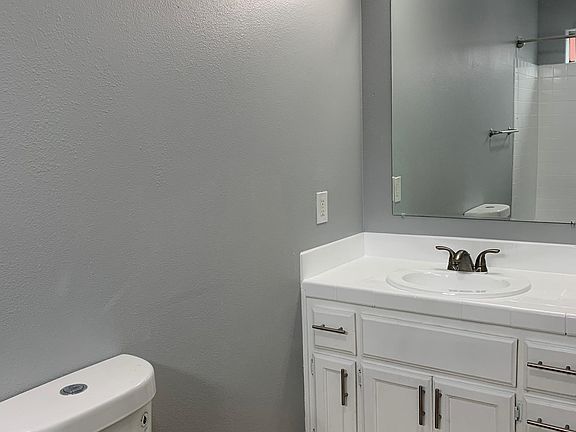 5th image of 630 W Sepulveda St APT 1