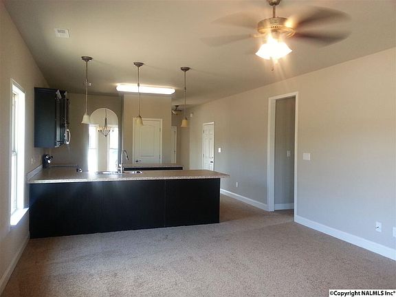 5th image of 135 Willow Tree Dr