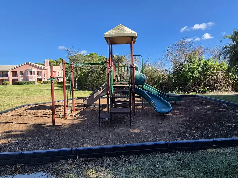 138 SW Peacock Blvd #107 — Photo 9