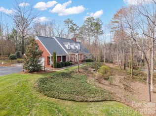 4125 Hideaway Ct NE, Hickory, NC 28601