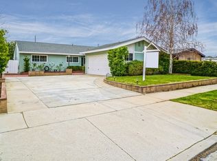 22044 Alamogordo Rd, Santa Clarita, CA 91350